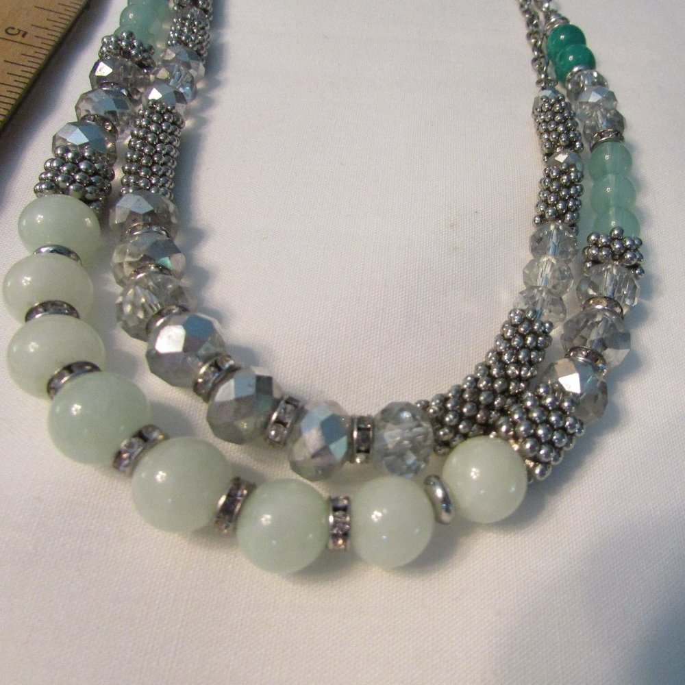 WHBM Green beaded necklace and Earings - Picture 6 of 6
